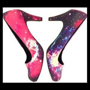 T.U.K. galaxy print shoes in pristine condition